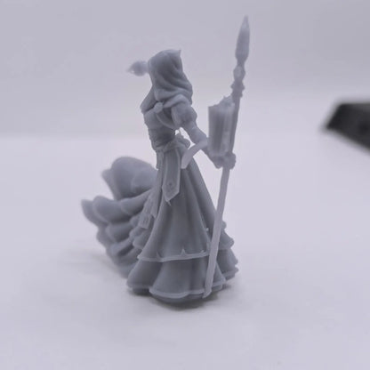 Kythaela magicienne elfique - 32 mm